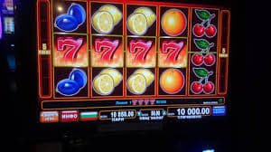 aoe6mm Sportsbook Myanmar National League ဘောလုံးပွဲ Bet ချနေသောမြင်ကွင်း